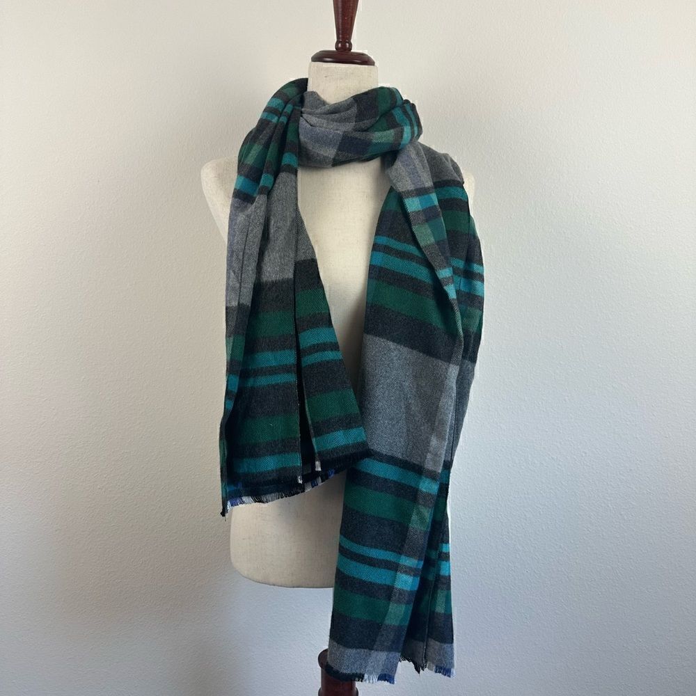 EUC Chelsey Women’s Scarf